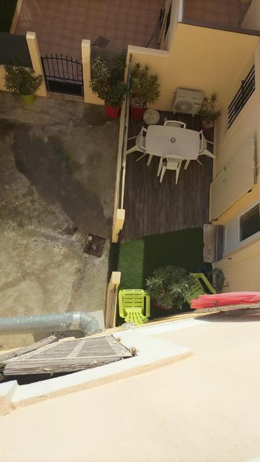 Apartment La Casa Des Petites Maries Terrasse Clim Wifi Marseilles